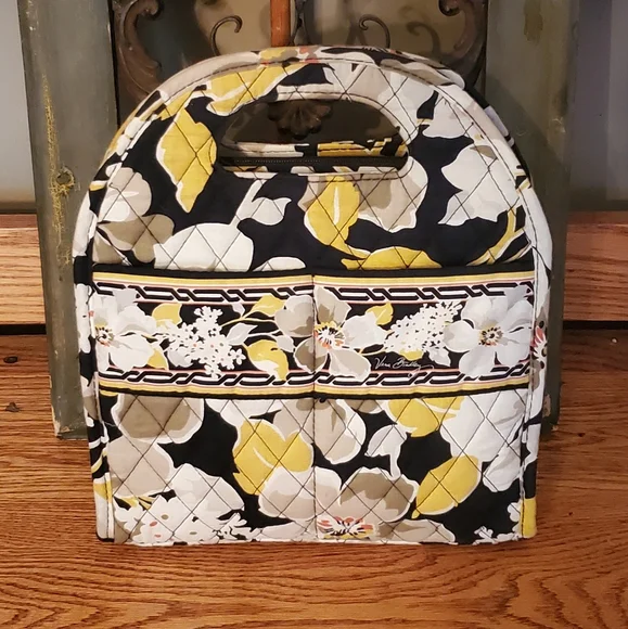 Vera Bradley Retired Dogwood Flowered Quilted Lunch Bag - Picture 2 of 12
